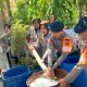 Brimob Gorontalo Bareng Polwan Bagikan Bantuan Air Bersih untuk 30 KK di Pulubala