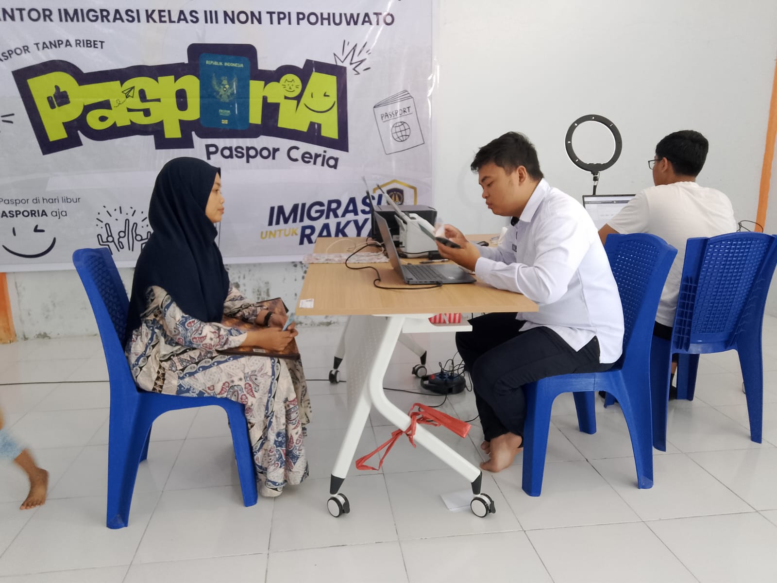 Pasporia Hadir di Paguat, 13 Warga Urus Paspor untuk Umrah Tanpa Tinggalkan Pekerjaan