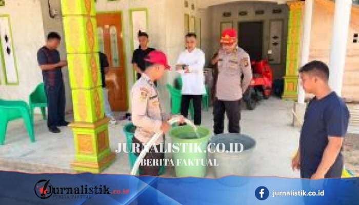 SPN Polda Gorontalo Distribusikan Air Bersih bagi Warga Terdampak Kekeringan di Bongomeme