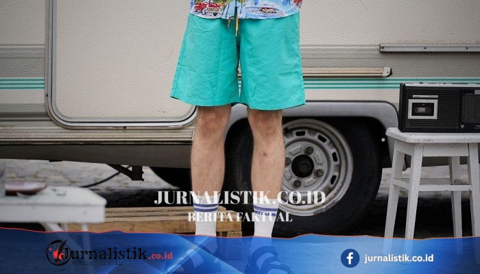 Bisa atasan mengatur pakaian musim panas? Panduan menata shorts, atasan bertali, dan sandal