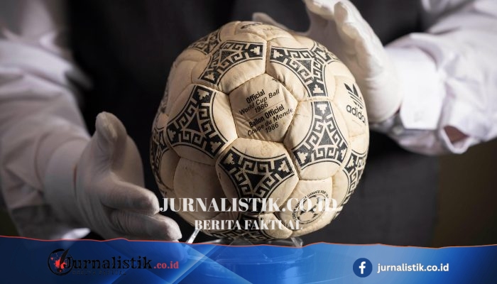 Bola ‘Hand of God’ Maradona dari Piala Dunia 1986 Laku Lelang £2,5 Juta