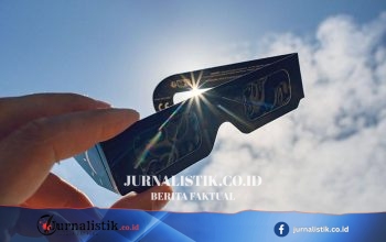 Pemburu gerhana matahari berebut kacamata khusus karena stok tinggal sedikit
