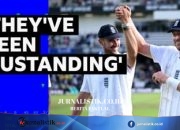 Robinson dan Tongue Sabet 10 Wicket saat Inggris Tundukkan Pakistan 171 di Day One Tes Pertama
