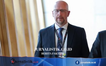 John Swinney Membela Pengeluaran £45.000 untuk Tiket Pesawat Kelas Bisnis ke Piala Dunia