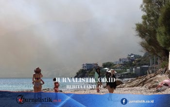 Helikopter pemadam bertabrakan di Yunani, pilot Inggris selamat; pilot Denmark dan penghubung damkar Yunani tewas
