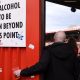 Andy Burnham: Larangan suporter minum alkohol di tribun sepak bola adalah diskriminasi dan bisa dikaji