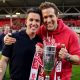 Ryan Reynolds dan Rob Mac membeli pub The Turf di Wrexham