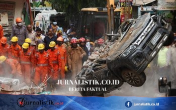 Puluhan Pelajar Dikhawatirkan Terjebak Setelah Gedung Ambruk di Delhi