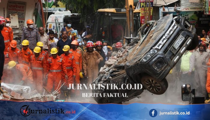 Puluhan Pelajar Dikhawatirkan Terjebak Setelah Gedung Ambruk di Delhi