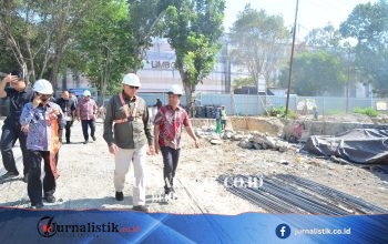 Gusnar Ismail Tinjau Proyek Gedung Pusat Kanker RSUD dr Hasri Ainun Habibie