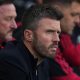 Michael Carrick Bela Pemain Man Utd Usai Komentar Gary Neville: “Pathetic”