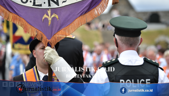Kelompok warga menggugat keputusan parade Orange Order Drumcree di Pengadilan Tinggi Belfast