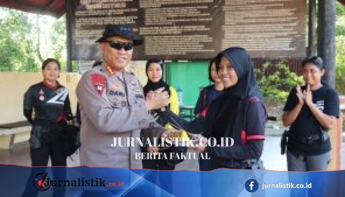 Kejutan Nasi Tumpeng untuk Polwan Brimob Gorontalo di HUT Polwan ke-78
