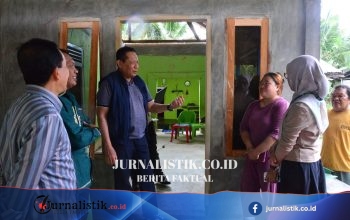 Di Tengah Hujan Taludaa, Gusnar Ismail Tinjau Program BSPS di Bone Bolango
