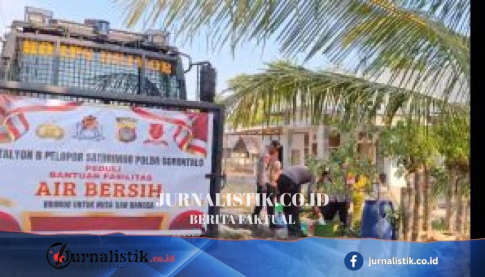Batalyon B Pelopor Satbrimob Polda Gorontalo Distribusikan 5.000 Liter Air Bersih untuk Warga Desa Daenaa