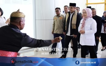 Idah Syahidah Sambut Wamen P2MI Dzulfikar di Gorontalo dengan Adat Mopotilolo