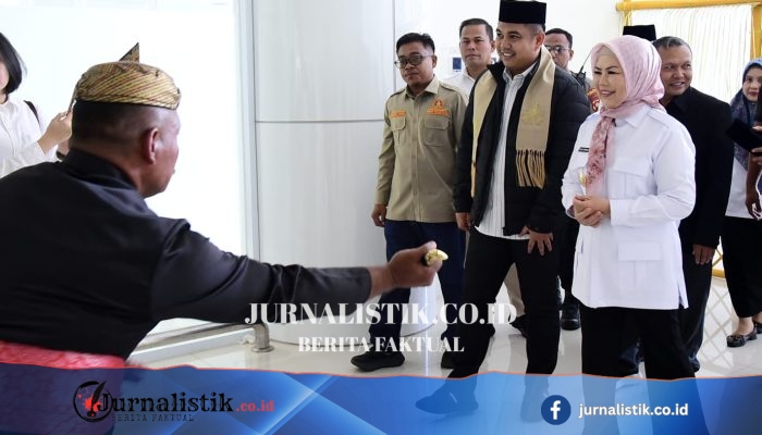 Idah Syahidah Sambut Wamen P2MI Dzulfikar di Gorontalo dengan Adat Mopotilolo
