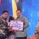 Gusnar Ismail Raih Penghargaan Terbaik I Akses dan Kualitas Layanan Kesehatan dari Kemendagri
