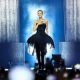 “She’s back”: Warga Paris bernyanyi, menari, dan menitikkan air mata saat Céline Dion comeback konser
