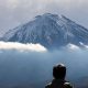 Pendaki Mount Fuji di luar musim bakal dikenai biaya penyelamatan helikopter oleh Yamanashi