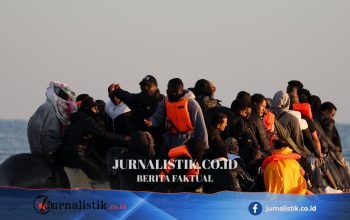140 migran diselamatkan dari perahu karet tunggal di Selat Inggris