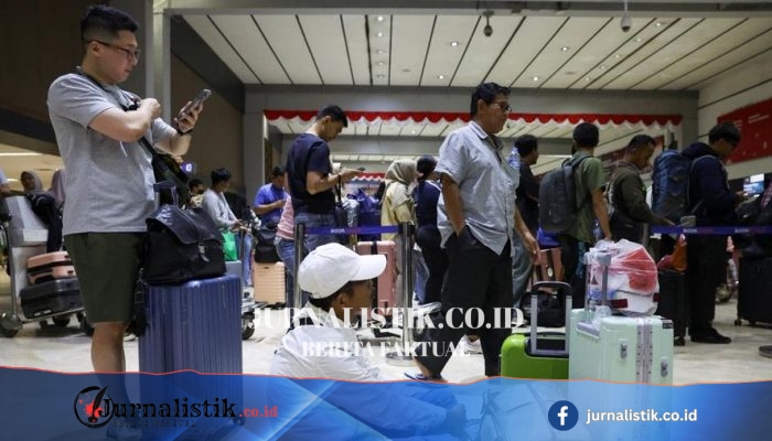 Erupsi Anak Krakatau Memicu Kekacauan: 301 Penerbangan RI–Singapura Terdampak di Soekarno-Hatta dan Changi