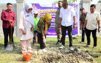 Wagub Idah Syahidah Rusli Habibie Letakkan Batu Pertama Gudang Vertical Dryer dan Serahkan Alsintan di Kabgor