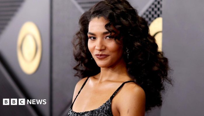 Olivia Dean Disebut Menjiplak Melodi “Just The Two of Us” Milik Bill Withers