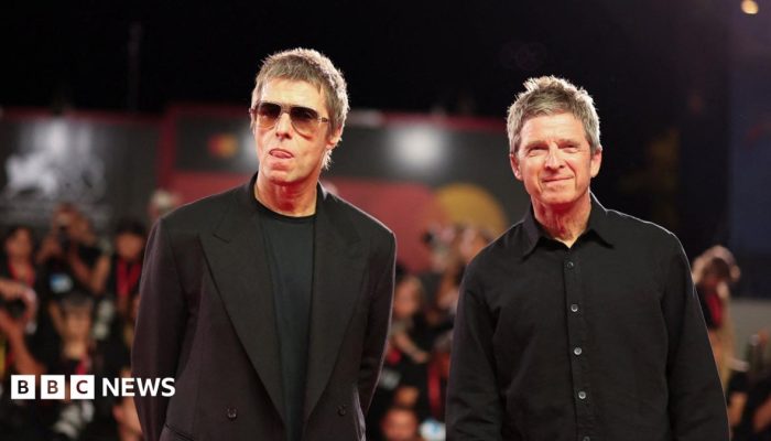Rekaman Oasis yang belum pernah didengar ditarik dari lelang setelah band menggugat