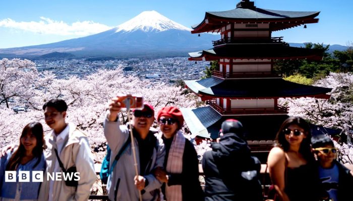 Jepang Melipatgandakan Biaya Residensi Tetap untuk Warga Asing Hingga 20 Kali