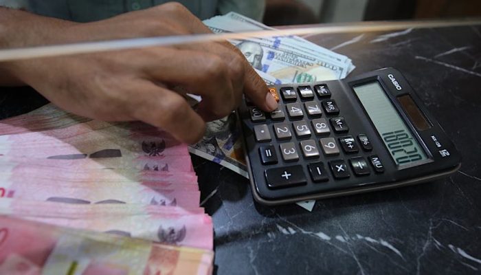 Tekanan Dolar AS Menurun, Rupiah Menguat ke Rp17.875/US$