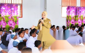 Wagub Gorontalo Sosialisasikan Bahaya HIV-AIDS di SMA Negeri 1 Tibawa, Ingatkan Larangan Tato