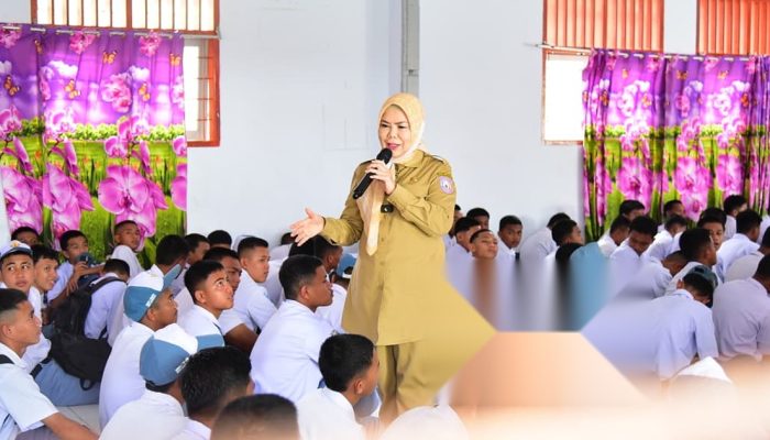 Wagub Gorontalo Sosialisasikan Bahaya HIV-AIDS di SMA Negeri 1 Tibawa, Ingatkan Larangan Tato