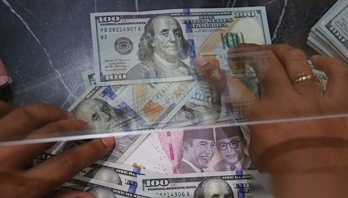Potensi Rupiah Menguat Tipis di Tengah Daya Beli Melemah dan Risiko Kian Membesar