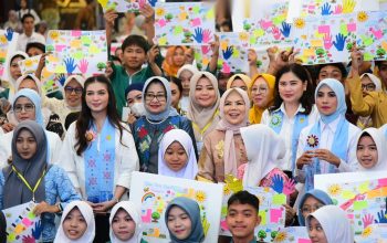 Selvi Ananda bersama SERUNI KMP dorong komunikasi hangat orang tua dan anak di Gorontalo