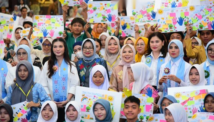 Selvi Ananda bersama SERUNI KMP dorong komunikasi hangat orang tua dan anak di Gorontalo