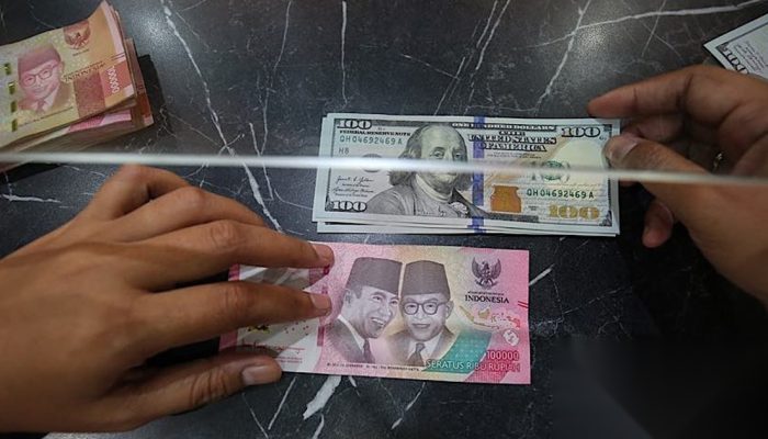 Rupiah Melemah Tipis ke Rp17.914 per Dolar AS pada 14 Oktober