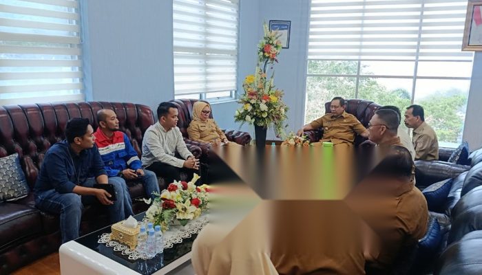 Gubernur Gusnar Ismail Turun Tangani Antrian BBM di Gorontalo Akibat Kapal Terlambat
