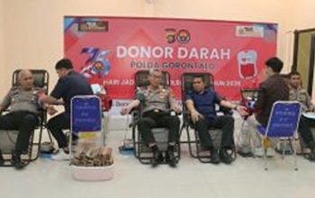 Kapolda Gorontalo dan Ketua Bhayangkari Daerah Hadiri Donor Darah pada Peringatan Hari Jadi ke-75 Humas Polri