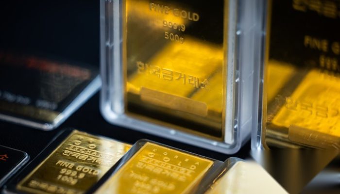 Emas Dunia Cenderung Tetap: Kapan Tepat Jual atau Beli?