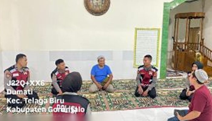 Personel Dit Samapta Polda Gorontalo Perkuat Silaturahmi Lewat Salat Magrib Berjamaah di Masjid Al Hidayah