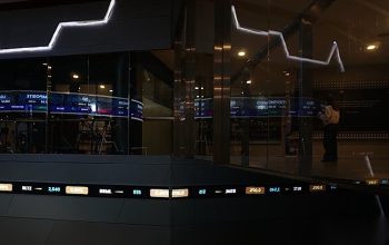 Isu Denda MSCI untuk BREN Cs, IHSG Turun 2,7%
