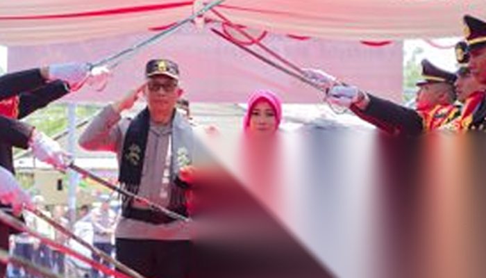 Pedang Pora Sambut Kapolda Gorontalo Baru, Irjen Pol Nurworo Danang Resmi Memulai Tugas