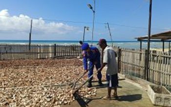 Layanan Presisi Dit Polairud Polda Gorontalo: Personel Dampingi Warga Pesisir