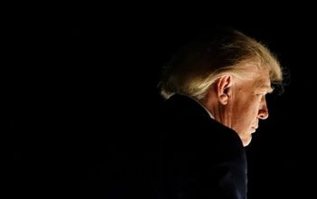 Trump Desak Zelensky Mundur dari Kursi Presiden Ukraina