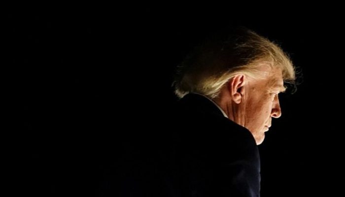Trump Desak Zelensky Mundur dari Kursi Presiden Ukraina