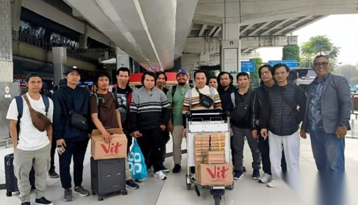 KBRI London Memfasilitasi Kepulangan 13 ABK WNI Kapal FV Genesis A19 yang Kandas di Skotlandia