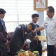 Pelatih Takraw Noldi Ucapkan Terima Kasih Usai Gubernur Gusnar Serahkan Bonus