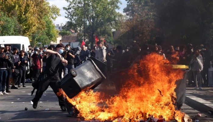 Kacau Demo Pelajar Massal, Kerusuhan dengan Polisi: 5.000 Orang Ditangkap